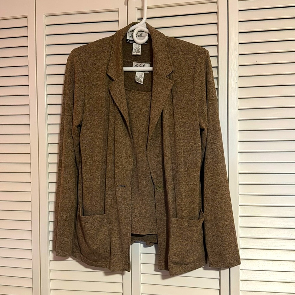 3 piece skirt set in light brown